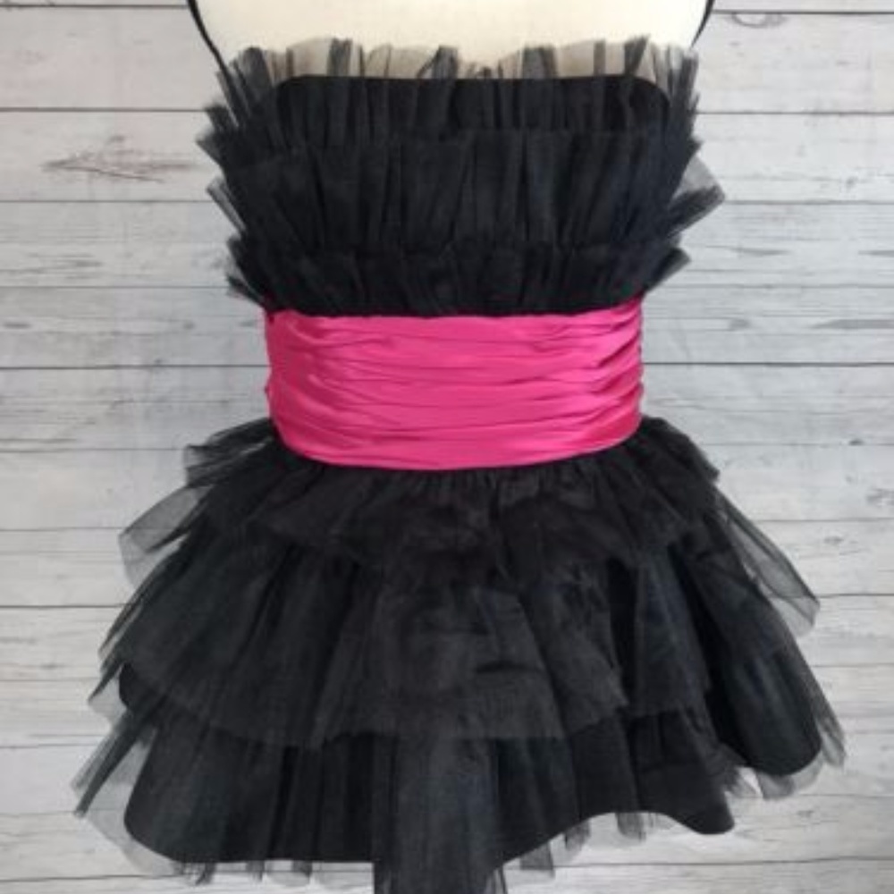 $298. Sz 10 BETSEY JOHNSON HOLIDAY PARTY STRAPLESS